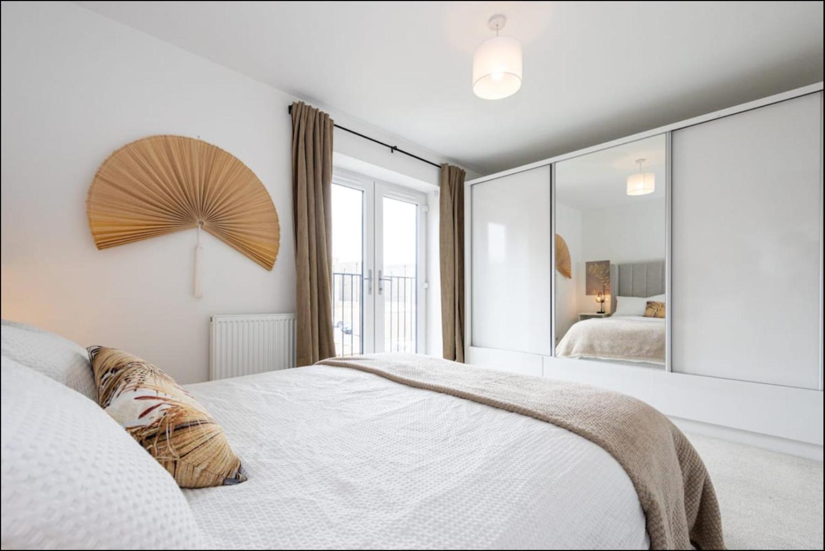 Elegance Retreat - 2 Bed Holiday Home With Parking Manchester Exterior foto
